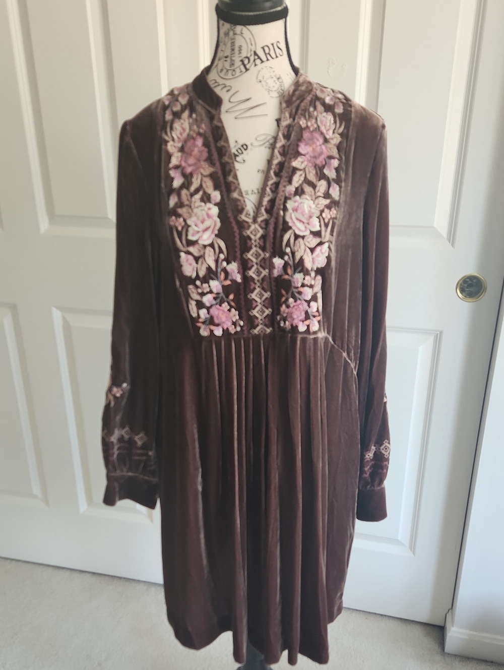 NWT Sundance Floral Embroidered Velvet Dress Mink SZ S